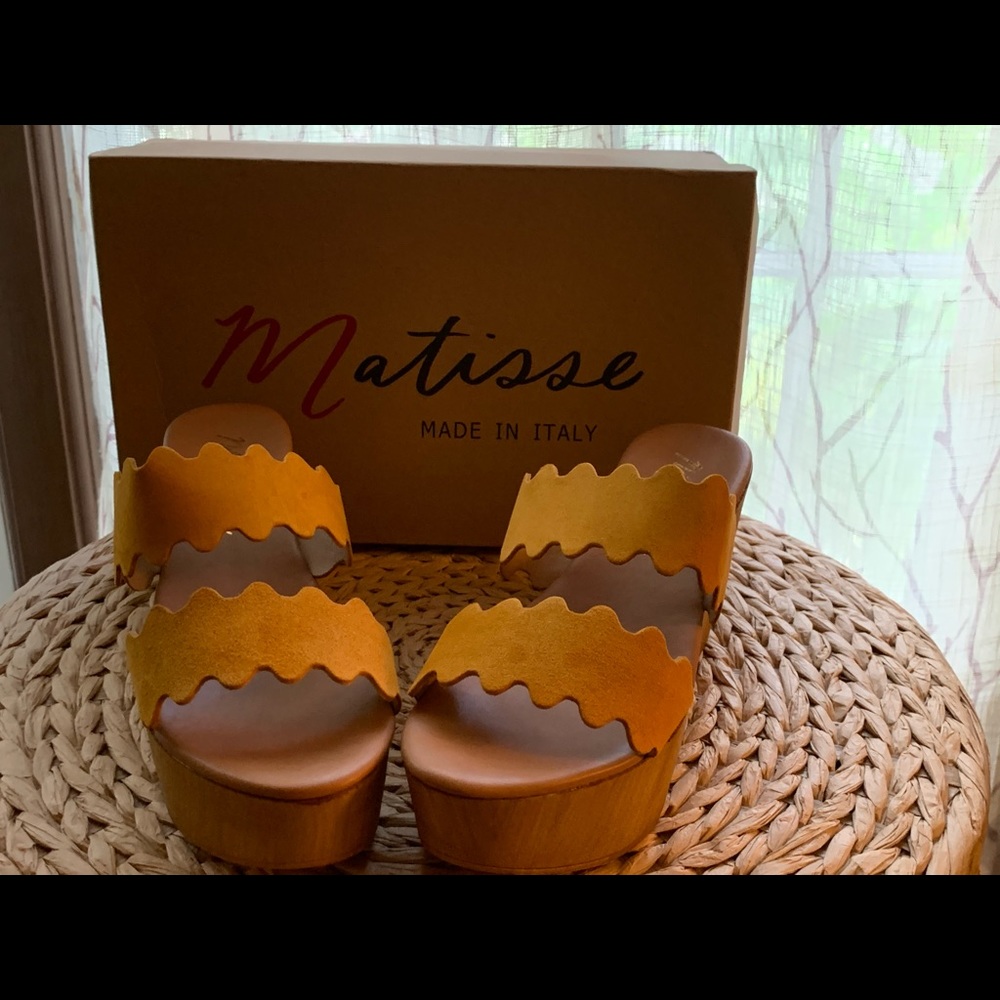 Brand New Matisse platform sandal